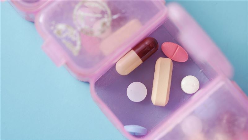 保健品開封別留乾燥劑!營養師:更易變質