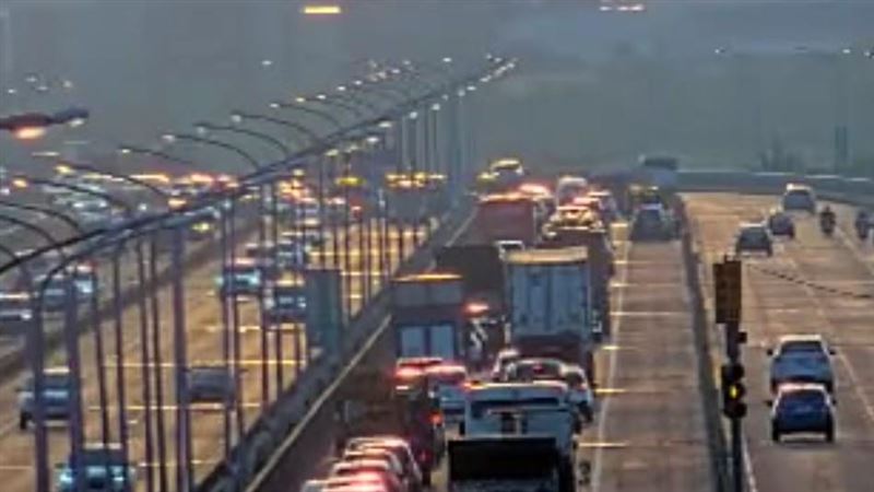 台88萬大橋7車追撞!車流回堵5公里塞爆