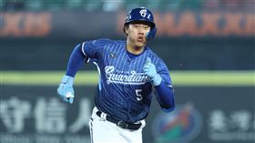 富邦悍將王念好上演3安猛打賞。（圖／富邦悍將提供） 