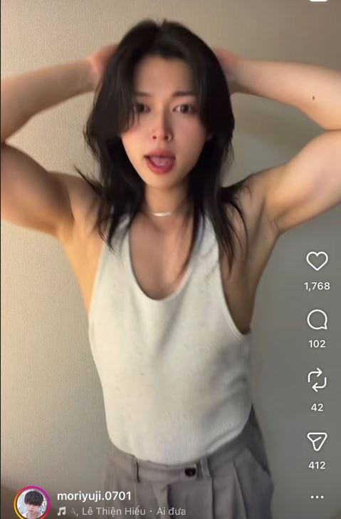 Moriyuji清秀的臉龐與精壯的身材形成了極度強烈的視覺拉扯,被眾多粉絲奉為「反差美學的天花板」。(圖/翻攝自Moriyuji IG)