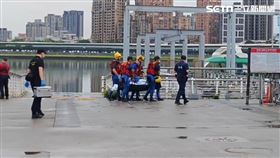 文化大學,大稻埕,台北市,台北,遺體,姊姊,家屬,跑鞋,弟弟,男大生,噩耗,跳水,救人,死亡。（圖／翻攝畫面）