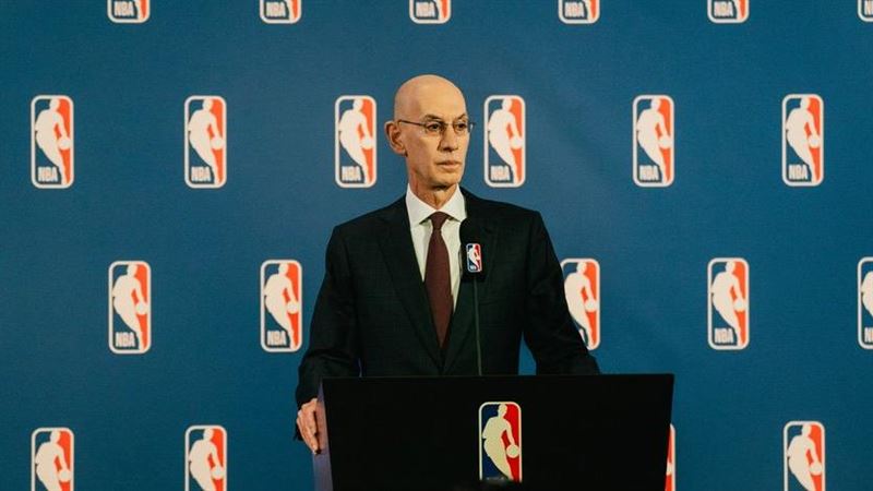 NBA主席席爾瓦（Adam Silver）。（圖／翻攝自X平台 @TrungTPhan）