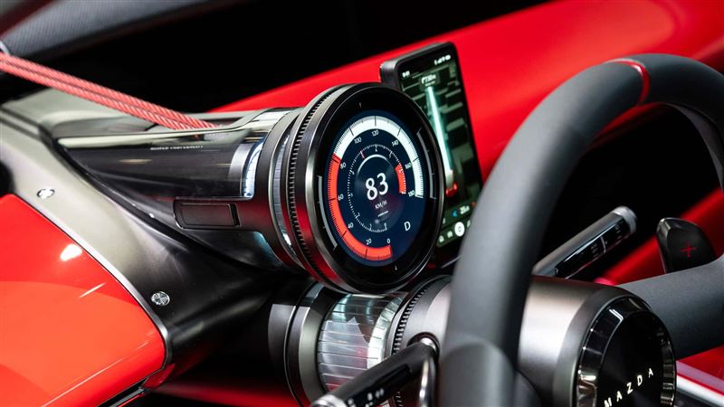 馬自達Vision X-Compact概念車內中充滿機械感。（圖／翻攝Mazda網站）
