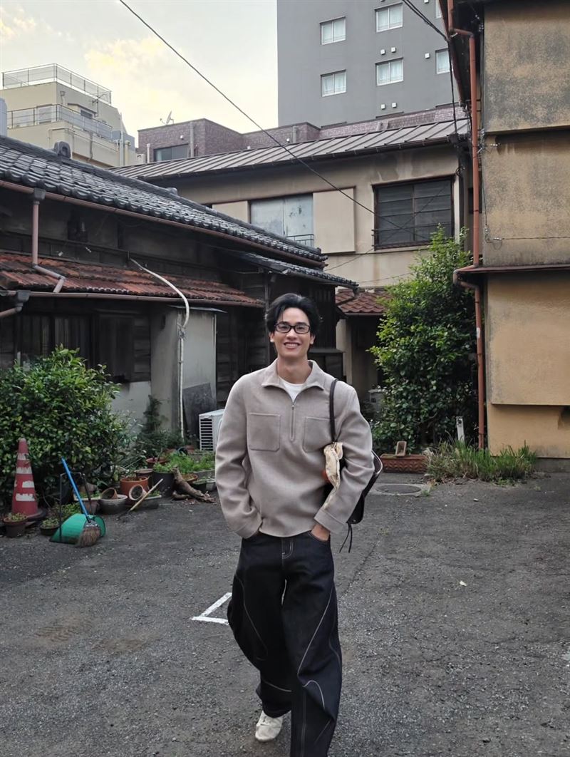 Tay Tawan發聲致歉，並解釋按讚行為。（圖／翻攝自Tay Tawan IG）