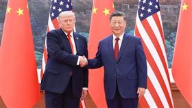 美國總統川普與中國國家主席習近平在北京舉行會談（圖／翻攝自新華社）