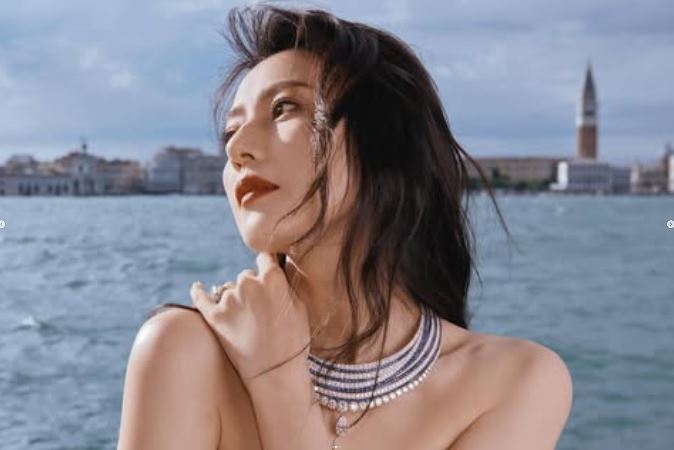 高圓圓是許多人心目中的女神。(圖/翻攝自微博)