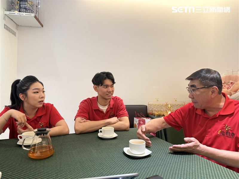 洪家人透露幾乎無時無刻都在聊公事，也正是因為這樣家庭沒有任何不愉快、隔閡。（圖／記者李育道攝影）