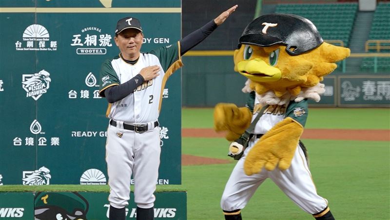 洪總生日願望是雄鷹奪冠 賽後大跳應援曲