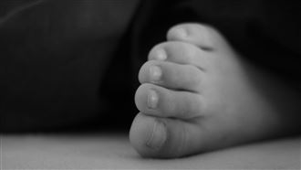 台灣人超愛！他穿「這鞋」踢石腳趾斷地上