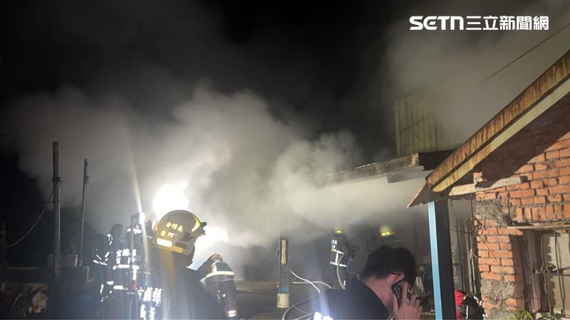 火勢於凌晨2時27分撲滅。(圖/翻攝畫面)