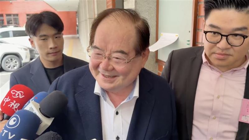 追蹤器到底誰裝的?李乾龍「3字」回應了