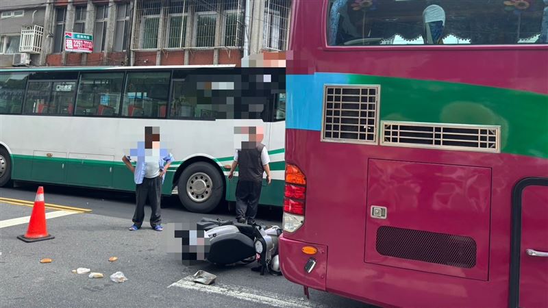 碰撞事故後現場情形。(圖/翻攝畫面)