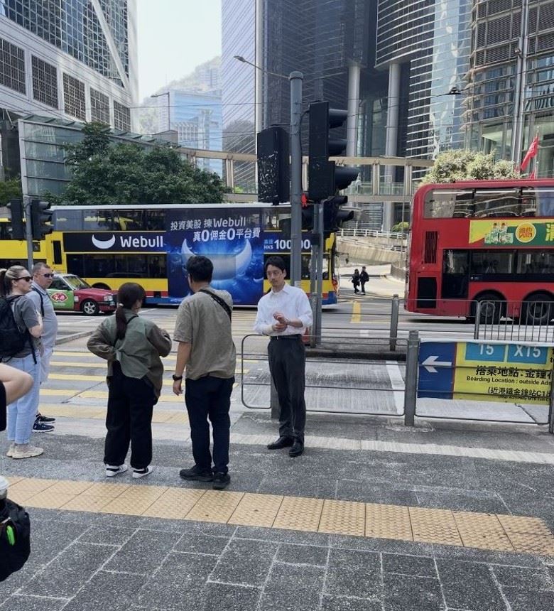 坂口健太郎被目擊到在香港與台北拍新劇。（圖／翻攝自threads）