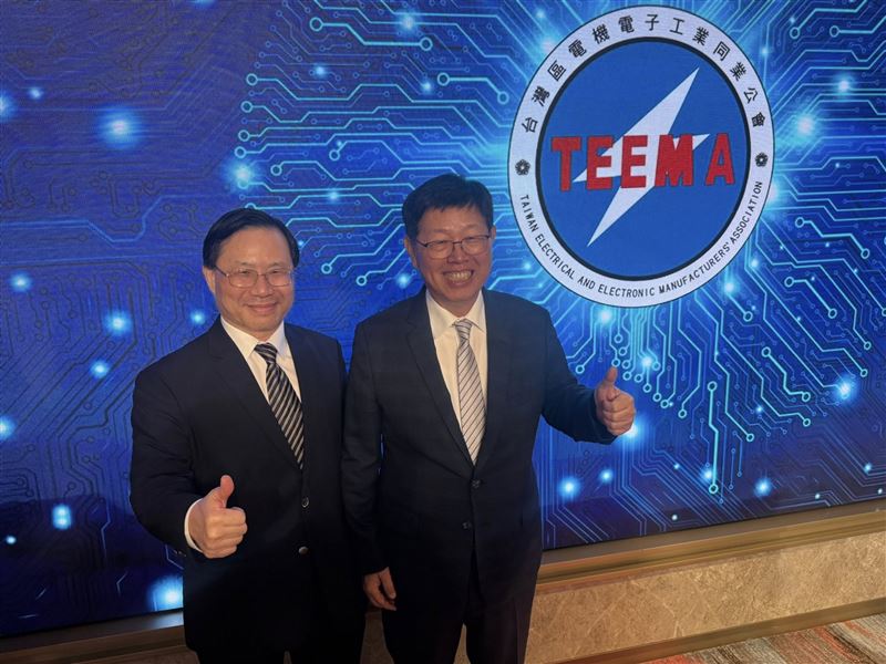 電電公會理事長劉揚偉表示,電電公會TEEMA海外科學園區於墨西哥進展最快,可望率先落地;亞利桑那、德州及波蘭等地亦在積極選址中。公會將透過在地化園區布局,協助台商應對地緣政治與能源成本波動,強化全球供應鏈韌性。(圖/記者師瑞德攝影)