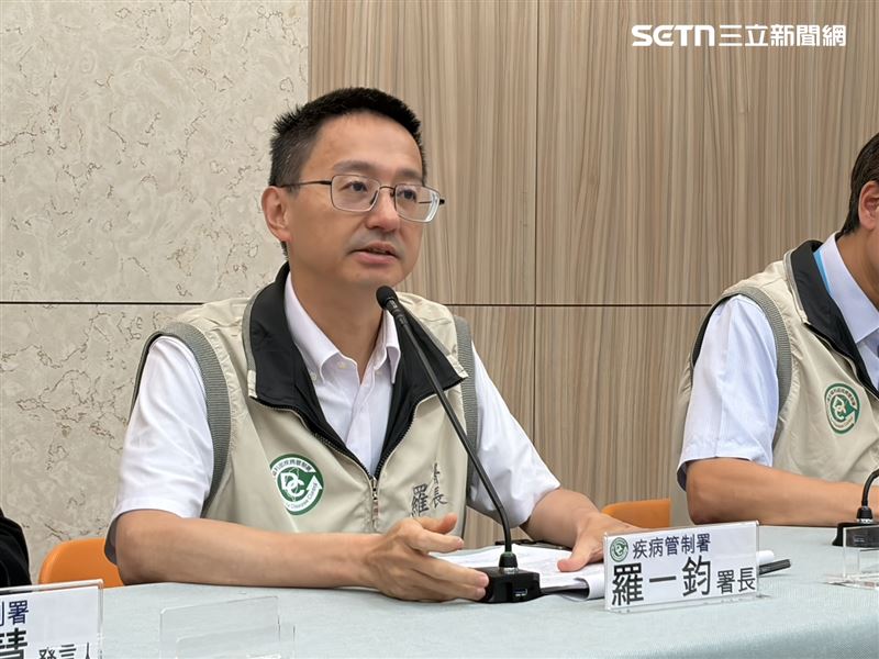 疾管署署長羅一鈞表示,5月13日晚間接獲紐西蘭通知,有一名洪迪亞斯號外籍乘客5月7日到了台灣,當天聯繫安排送醫採檢,所幸14日檢驗出爐血液、尿液、唾液、鼻菸,PCR等所有漢他病毒皆為陰性。(圖/記者簡浩正攝影)