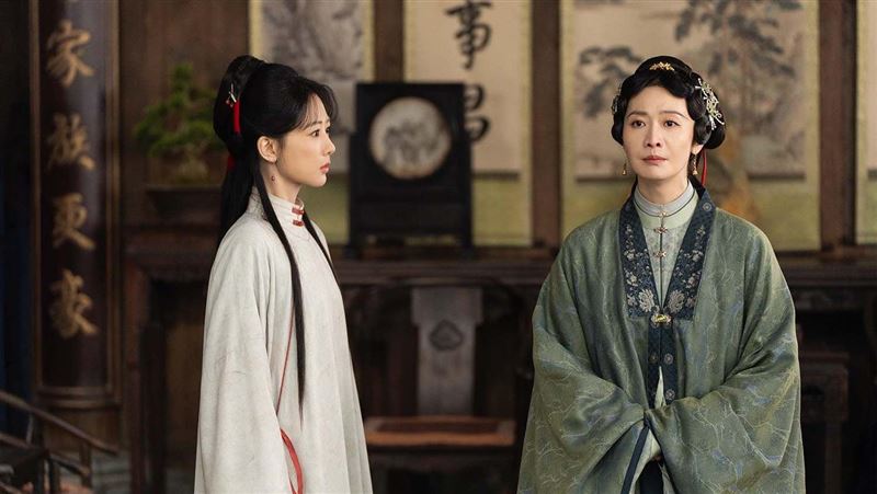 《家業》楊紫（左）在劇中飾演李禎。（圖／愛奇藝國際版提供）