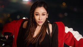 温嵐因為敗血送醫搶救。(圖／翻攝自溫嵐微博、臉書)