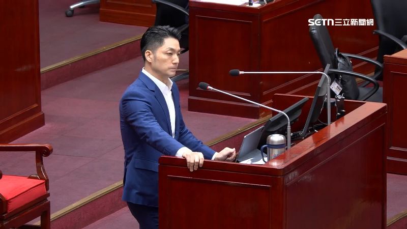 蔣萬安議會專報中,民進黨議員砲火猛攻愛爾麗針孔偷拍案
