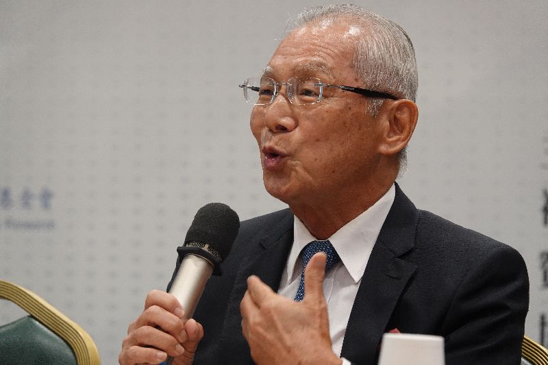 前駐美代表高碩泰15日表示，美國總統川普此次帶十多位企業家訪中，想的是要拿到更多訂單和做更多生意