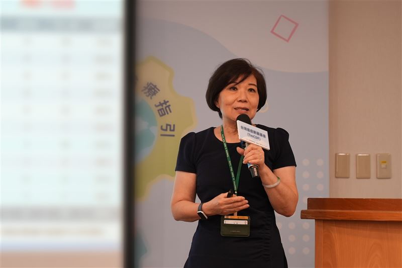 蔡麗娟表示，台癌推動「卵巢癌HRD基因檢測補助計畫」，助晚期卵巢癌病友得以減輕經濟壓力。（圖／台癌提供）