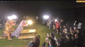 情侶在擎天崗野戰事件引發關注，許多人衝上山「朝聖」。（圖／翻攝自YouTube@陽明山國家公園管理處INFO）