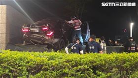 交通大隊,車禍,情侶,路燈,捷運,副駕駛座,通風口,凱旋,高雄,小港,（圖／翻攝畫面）