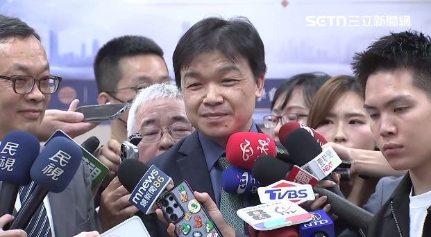 川普返美前「中國物品」全丟垃圾桶，沈有忠直言，已經是蠻多民主國家到中國訪問後的SOP（圖／翻攝畫面）