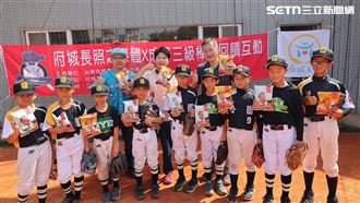 台南成棒攜手媒體　捐球具辦營隊回饋基層