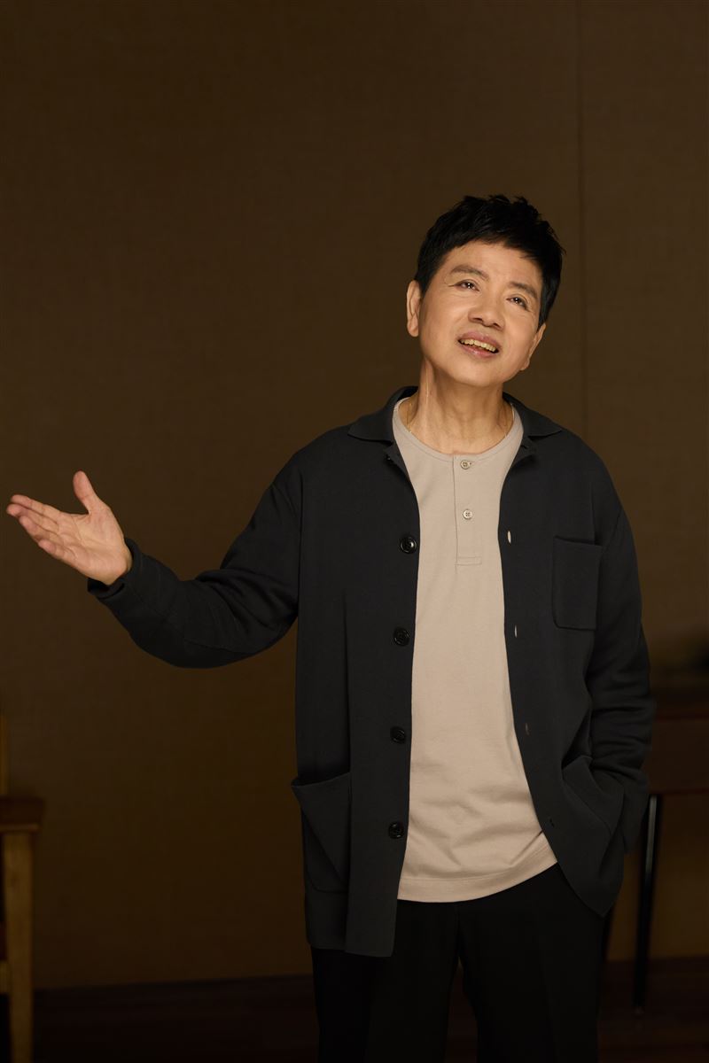 陳凱倫相隔44年再度踏進錄音室。（圖／陳凱倫影視工作室提供）