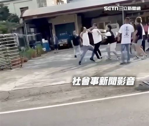 未進祖廟先內鬨！神明面前動粗連打3波