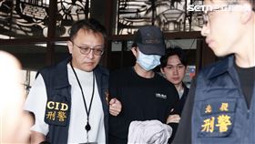 警方訊後將孫安佐依公共危險及恐嚇公眾等罪嫌移送法辦。（圖／記者鄭孟晃攝影）
