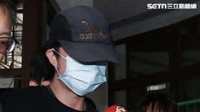 警方訊後將孫安佐依公共危險及恐嚇公眾等罪嫌移送法辦。（圖／記者鄭孟晃攝影）