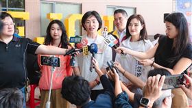 民進黨新北市長參選人蘇巧慧今（17）日上午到新莊出席「守護毛寶貝」活動前受訪。（圖／蘇巧慧辦公室提供）