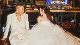 APINK普美與「黑眼必勝」成員Rado結婚。（圖／翻攝自IG）