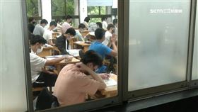 國中會考逾18萬人應試　傳作文稿紙「無法沾墨」