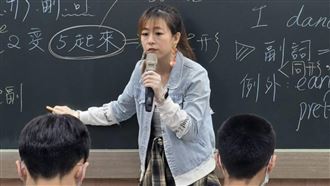 115會考／英文科偏易　錯3題就沒A了