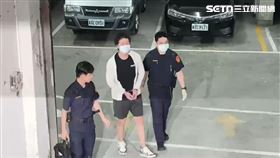孫安佐準備搭囚車前往台北看守所。（圖／翻攝畫面）