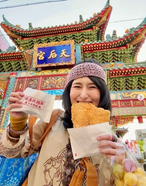 Angela佐藤超愛台灣雞排，來台必吃，回日本也難忘。（圖／翻攝自IG @angela_satou）