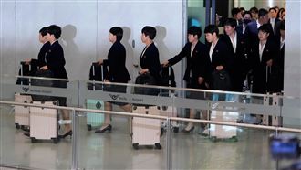 南韓民眾熱情迎接　北韓女足擺臭臉秒閃人