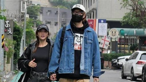 阿璞辦完高雄演唱會　殺回台北挺蔡黃汝