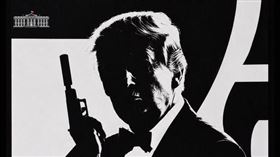 川普政府的AI迷因宣傳又出招，這次將川普合成為007，立刻引發網上兩極評價，批評者認為正值世界亂糟糟、民眾生活苦於高通膨之際，白宮此種娛樂化宣傳很不適當。（圖／翻攝自X平台 @WhiteHouse）