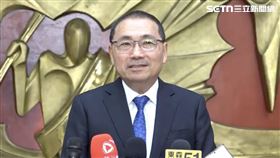 新北市長侯友宜在市議會總質詢前受訪（圖／新北市府提供） 