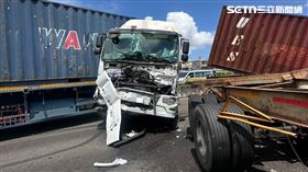 高雄,事故,路段,車道,慘況,鋼捲,公路,國道,追撞。（圖／翻攝畫面）