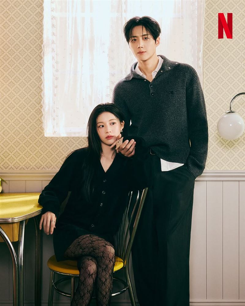 金宣虎合作高允貞演出韓劇《愛情怎麼翻譯?》爆紅。(圖/翻攝自IG @netflixkr)