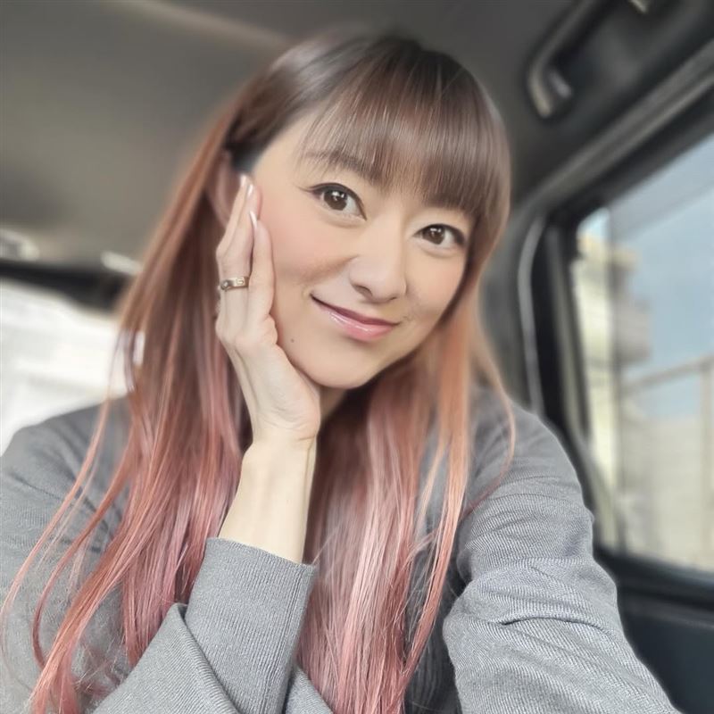 真矢的老婆石黑彩透過IG首度公開吐露丈夫離世後的心情。（圖／翻攝自IG @ishiguroaya.official）