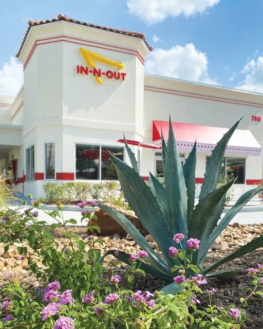 美國超人氣漢堡品牌 IN-N-OUT Burger 睽違兩年再度來台快閃。（圖／翻攝自 IN-N-OUT Burger 臉書粉絲專頁）
