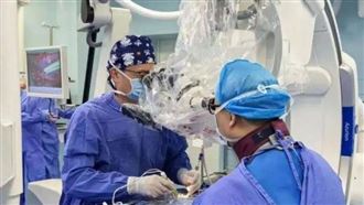 女腰痛2年幾乎癱瘓！脊髓清出上千寄生蟲