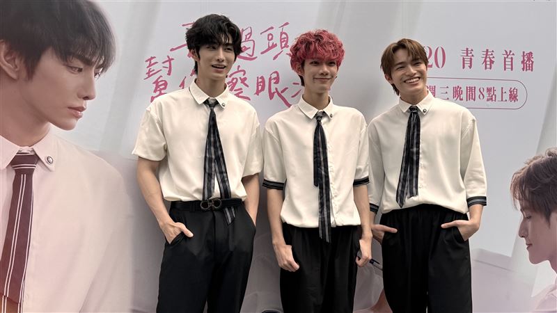 BL男神拍戲同房過夜!遭爆料傻眼:這也講