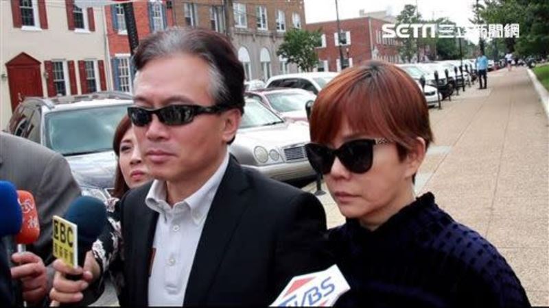 孫安佐於2018年在美國被捕,孫鵬夫婦赴美救子260天,狄鶯後來受訪曝「驚人8位數花費」。(圖/資料照)