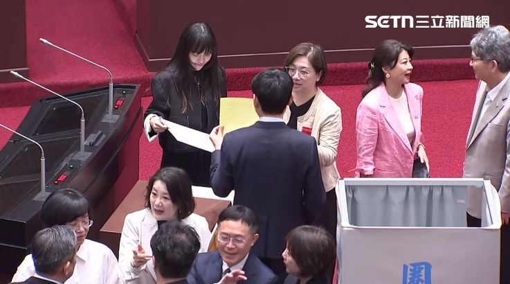 立法院會進行總統賴清德彈劾案投票（圖／翻攝畫面）